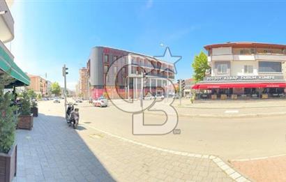 Hendek Merkez de en işlek cadde de  satılık fırsat köşe dükkan 110m2