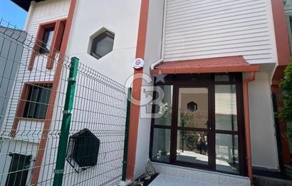 Bahçeşehir Bademlerde Full Tadilatlı 5+2 Satılık  Fırsat Villa