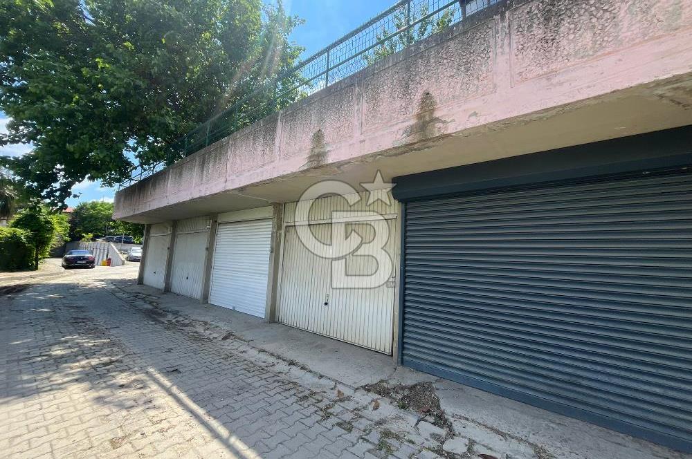 Bahçeşehir Bademlerde Full Tadilatlı 5+2 Satılık  Fırsat Villa
