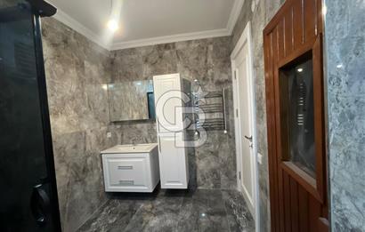 Bahçeşehir Bademlerde Full Tadilatlı 5+2 Satılık  Fırsat Villa