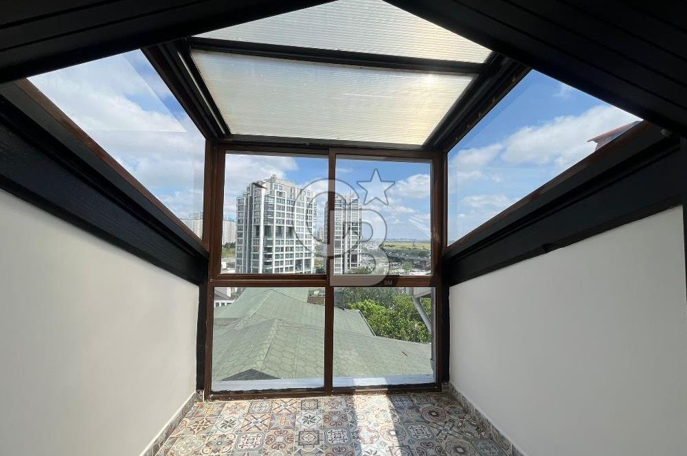 Bahçeşehir Bademlerde Full Tadilatlı 5+2 Satılık  Fırsat Villa