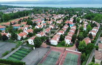 Sapanca Kırkpınar Bağdat Caddesinde Göltepe Villa SİTESİNDE 4+1 