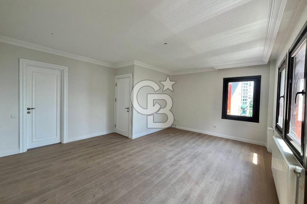 Bahçeşehir Bademlerde Full Tadilatlı 5+2 Satılık  Fırsat Villa