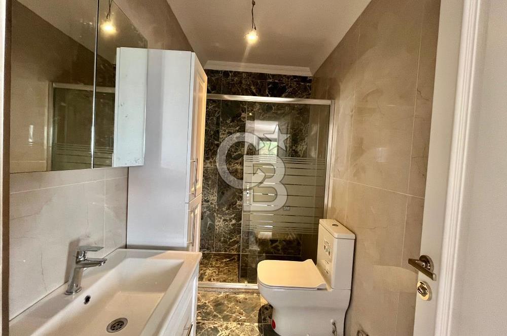 Bahçeşehir Bademlerde Full Tadilatlı 5+2 Satılık  Fırsat Villa