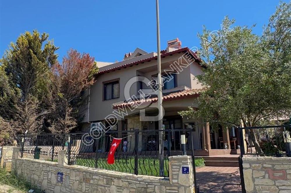KUŞADASI SATILIK DENİZ MANZARALI 4+1 VİLLA