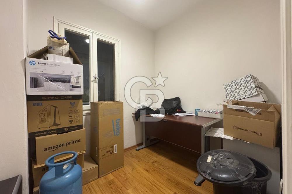 KARŞIYAKA ÇARŞIDA, EŞSİZ KONUMDA, OFİSE KİRALIK 4+1 YALI DAİRESİ