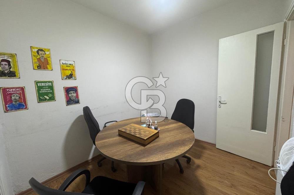 KARŞIYAKA ÇARŞIDA, EŞSİZ KONUMDA, OFİSE KİRALIK 4+1 YALI DAİRESİ