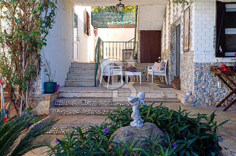 BODRUM YALIKAVAK HALİKARNAS SİTESİ 3+1 DENİZ MANZARALI VİLLA