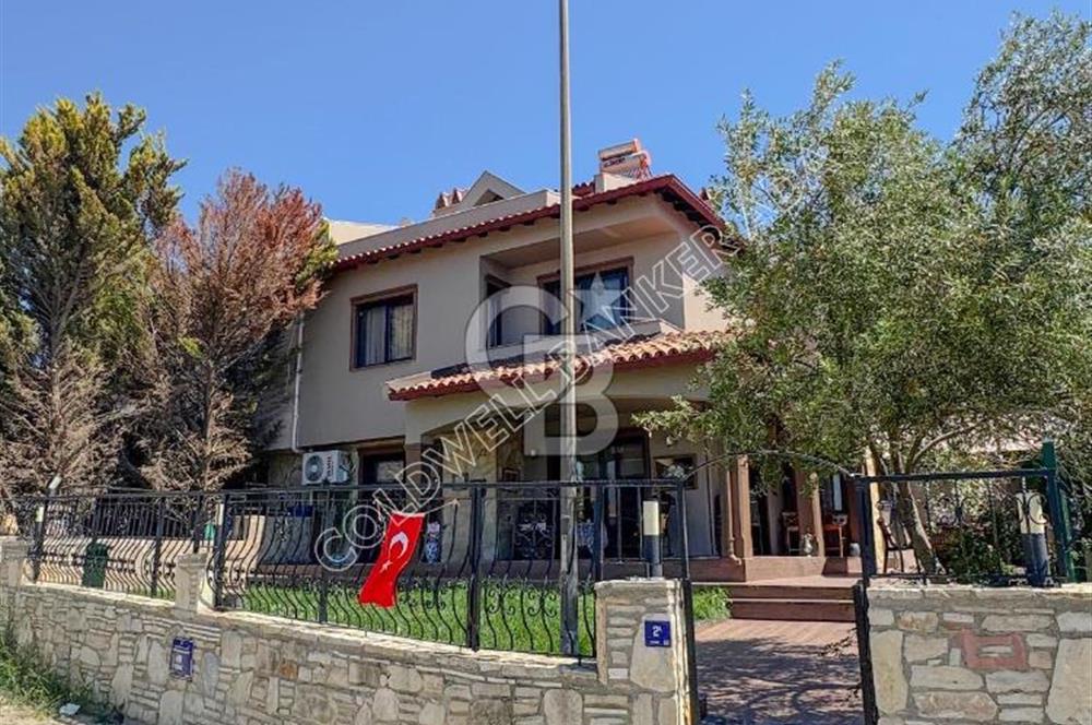 KUŞADASI SATILIK DENİZ MANZARALI 4+1 VİLLA