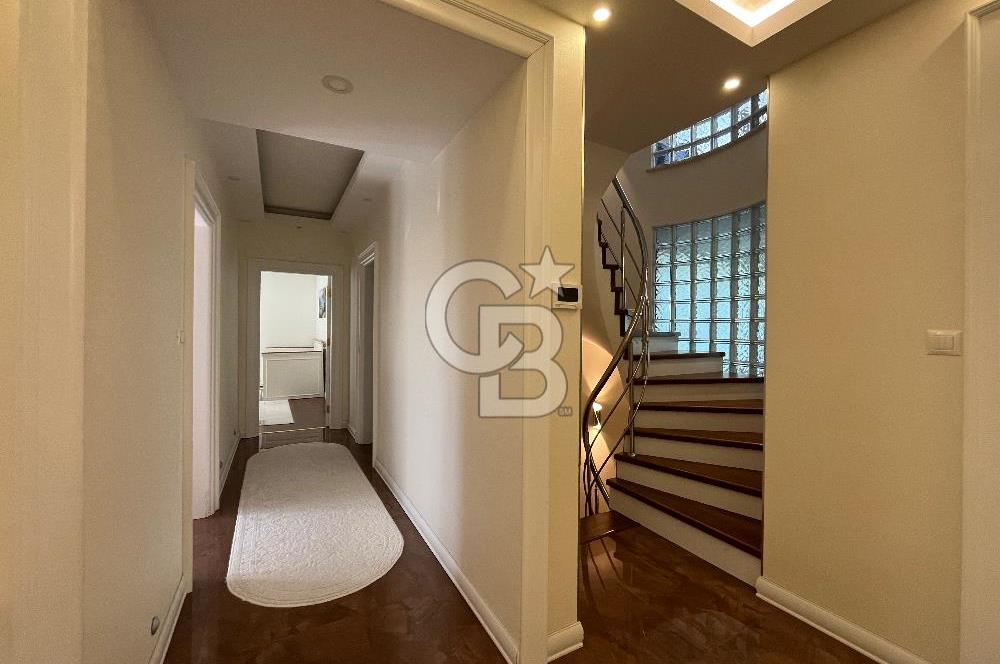 Gölbaşı Bahçelievler’de Satılık 7+2 Yapılı Villa 