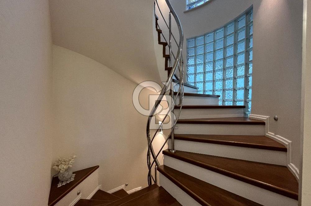 Gölbaşı Bahçelievler’de Satılık 7+2 Yapılı Villa 