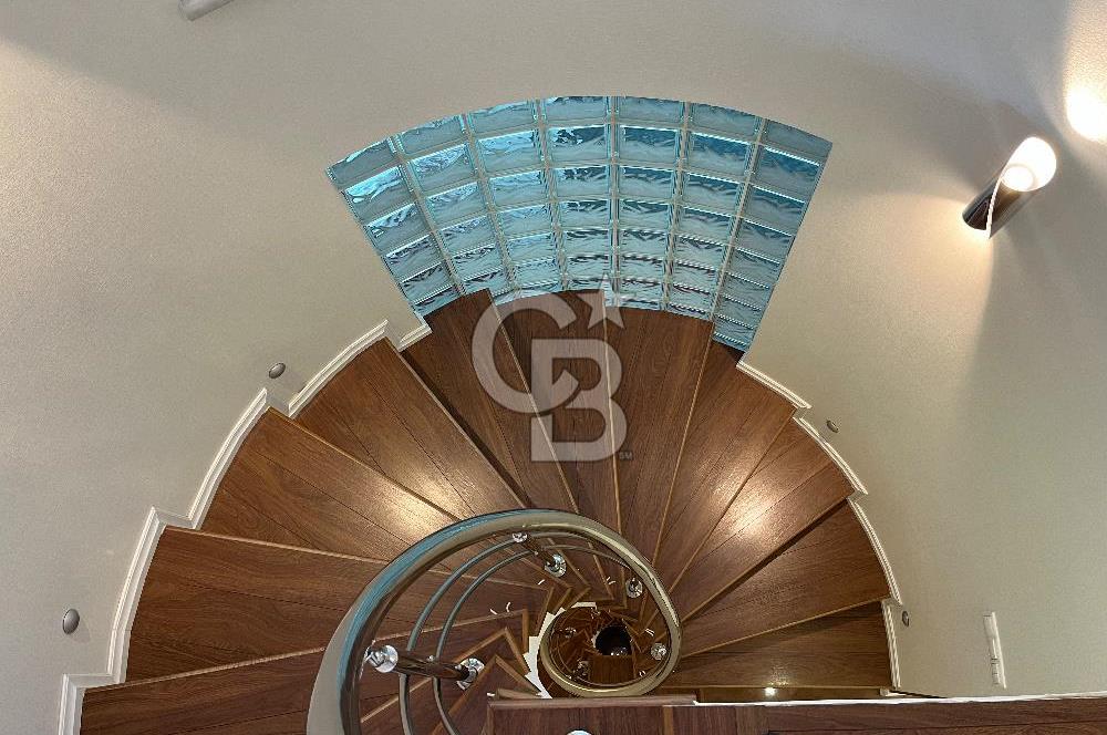 Gölbaşı Bahçelievler’de Satılık 7+2 Yapılı Villa 