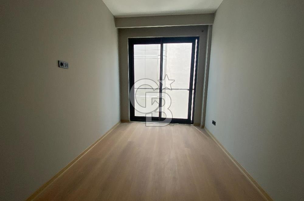 Yenişehir  Pozcu Centrium İş Merkezi  3+1 Satılık Ofis