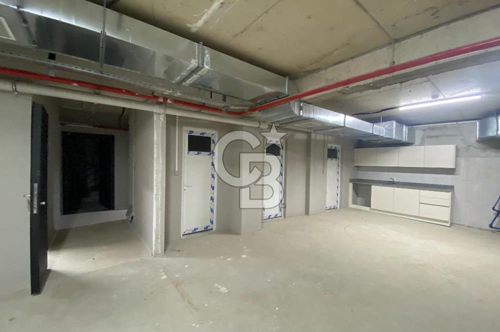 Yenişehir  Pozcu Centrium İş Merkezi  3+1 Satılık Ofis
