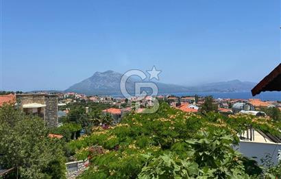 Satılık Deniz Manzaralı Akdeniz tipi villa