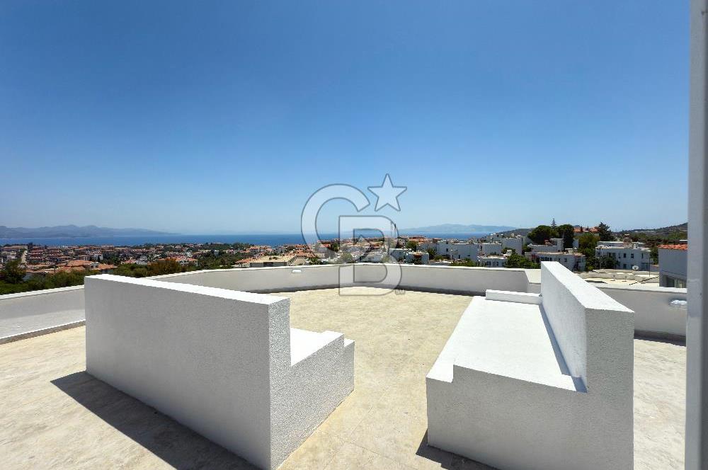 Satılık Deniz Manzaralı Akdeniz tipi villa