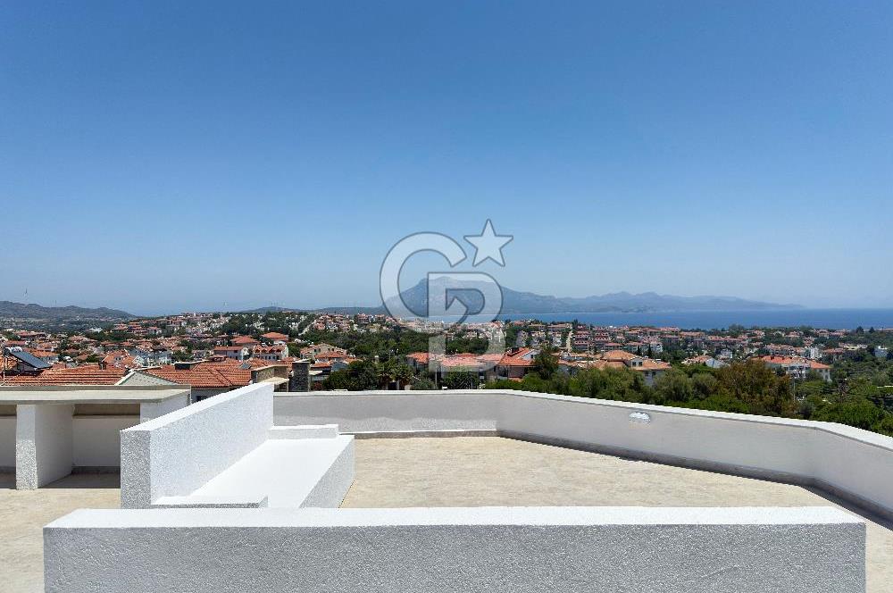 Satılık Deniz Manzaralı Akdeniz tipi villa
