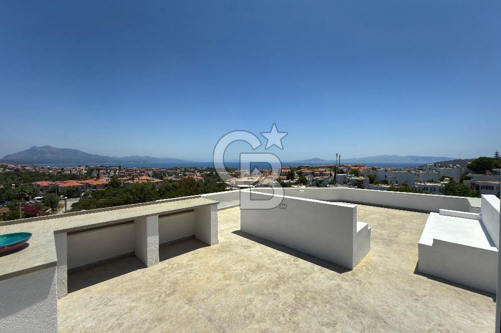 Satılık Deniz Manzaralı Akdeniz tipi villa