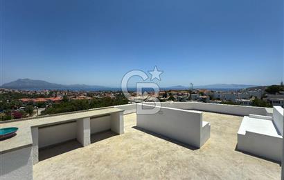 Satılık Deniz Manzaralı Akdeniz tipi villa