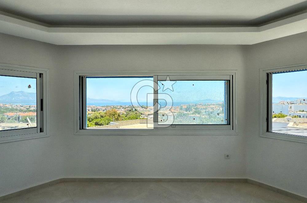 Satılık Deniz Manzaralı Akdeniz tipi villa