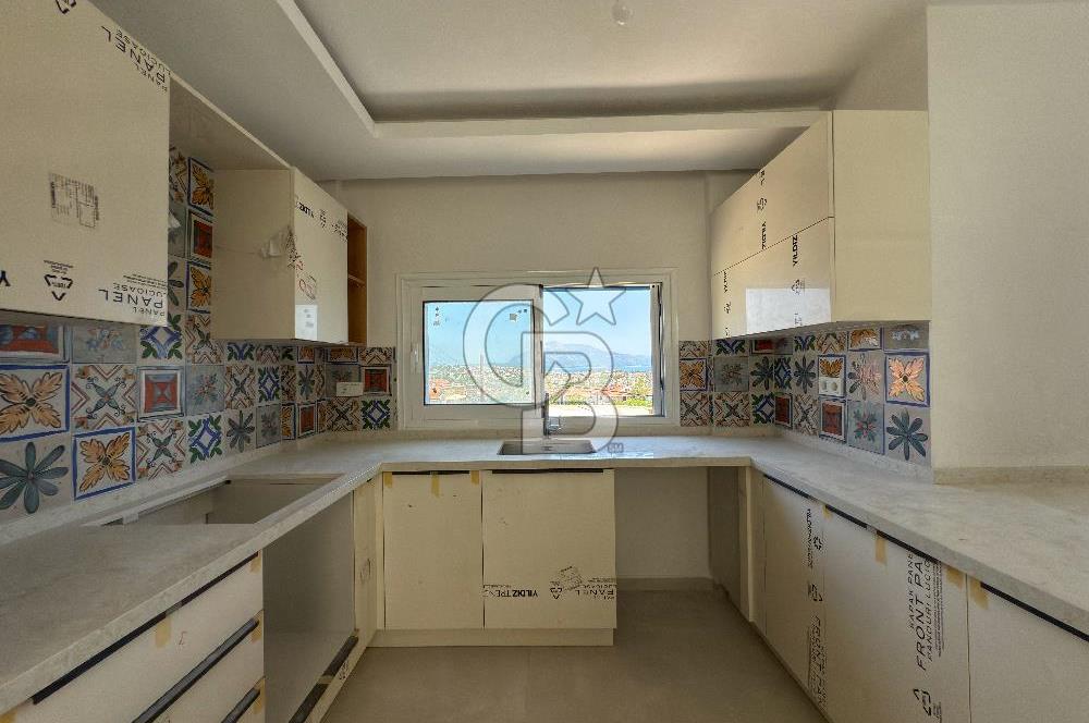 Satılık Deniz Manzaralı Akdeniz tipi villa