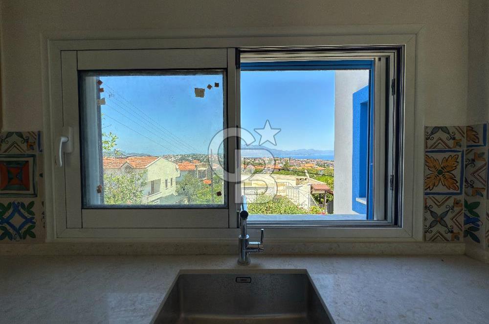 Satılık Deniz Manzaralı Akdeniz tipi villa