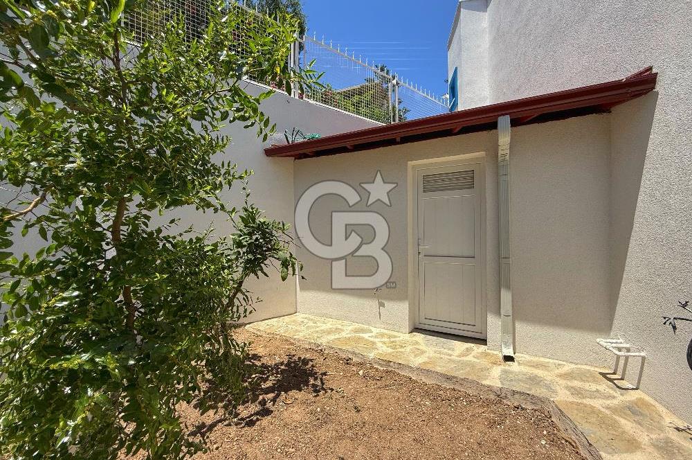 Satılık Deniz Manzaralı Akdeniz tipi villa