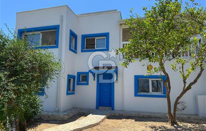 Satılık Deniz Manzaralı Akdeniz tipi villa