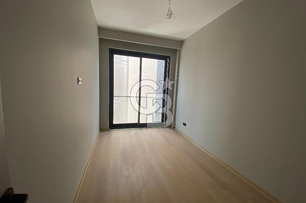 Yenişehir  Pozcu Centrium İş Merkezi  3+1 Satılık Ofis