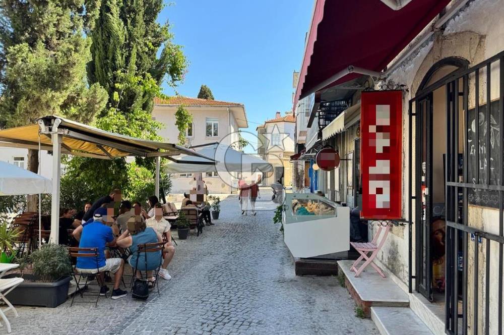 📍 ALAÇATI ÇARŞI’NIN KALBİNDE YATIRIMLIK TAŞINMAZ!