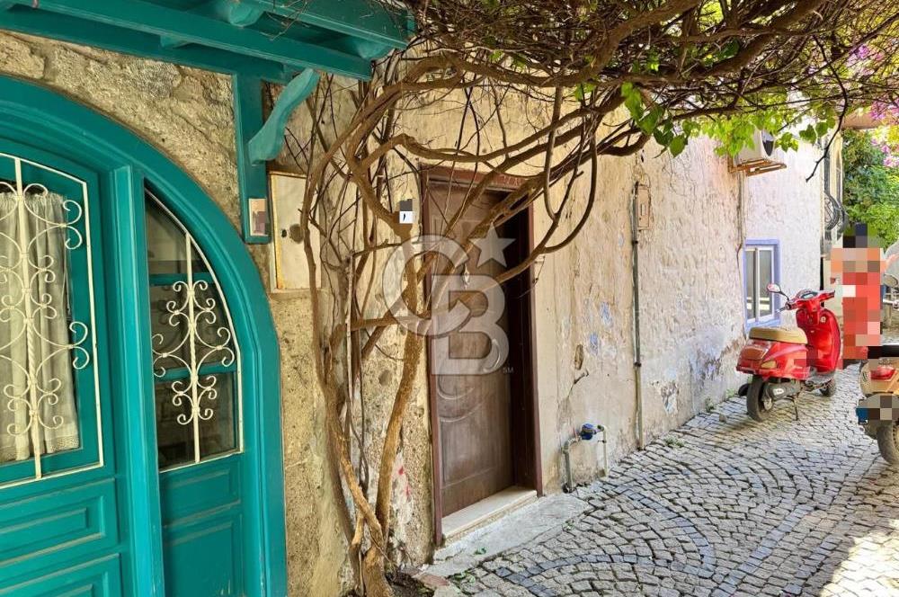 📍 ALAÇATI ÇARŞI’NIN KALBİNDE YATIRIMLIK TAŞINMAZ!