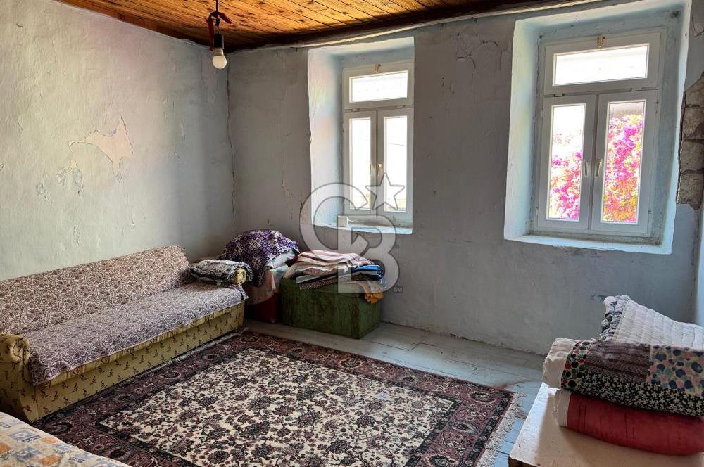 📍 ALAÇATI ÇARŞI’NIN KALBİNDE YATIRIMLIK TAŞINMAZ!