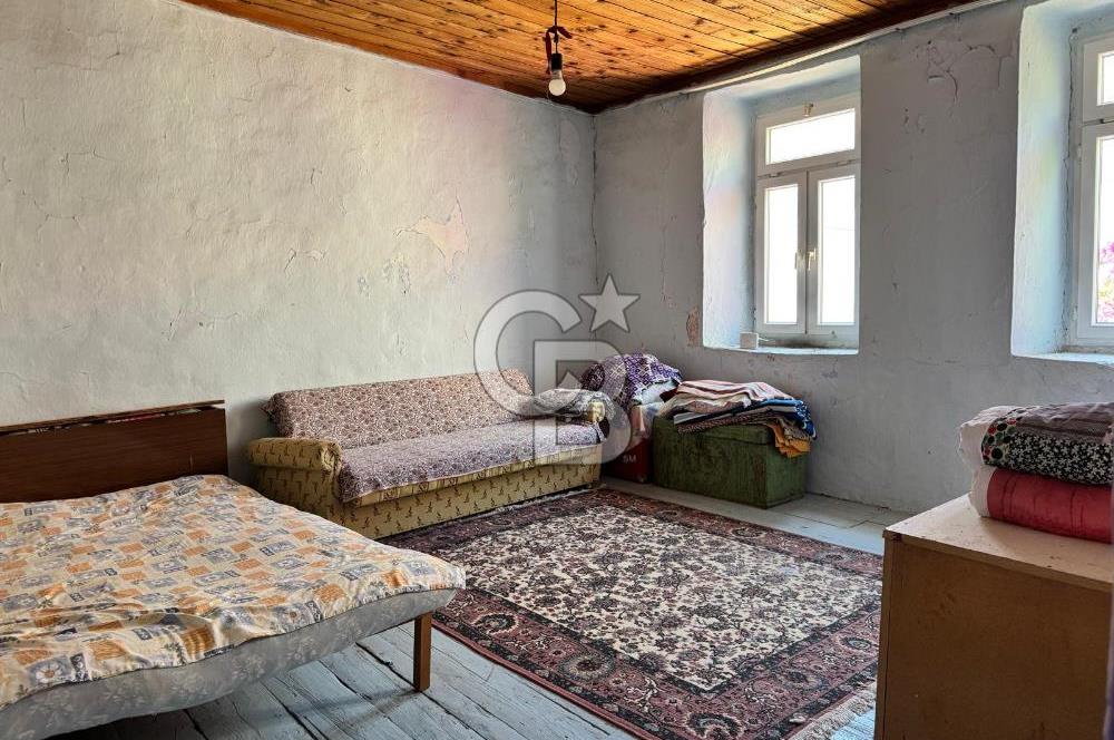 📍 ALAÇATI ÇARŞI’NIN KALBİNDE YATIRIMLIK TAŞINMAZ!