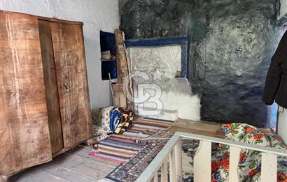 📍 ALAÇATI ÇARŞI’NIN KALBİNDE YATIRIMLIK TAŞINMAZ!