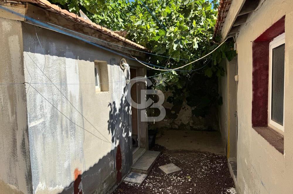 📍 ALAÇATI ÇARŞI’NIN KALBİNDE YATIRIMLIK TAŞINMAZ!