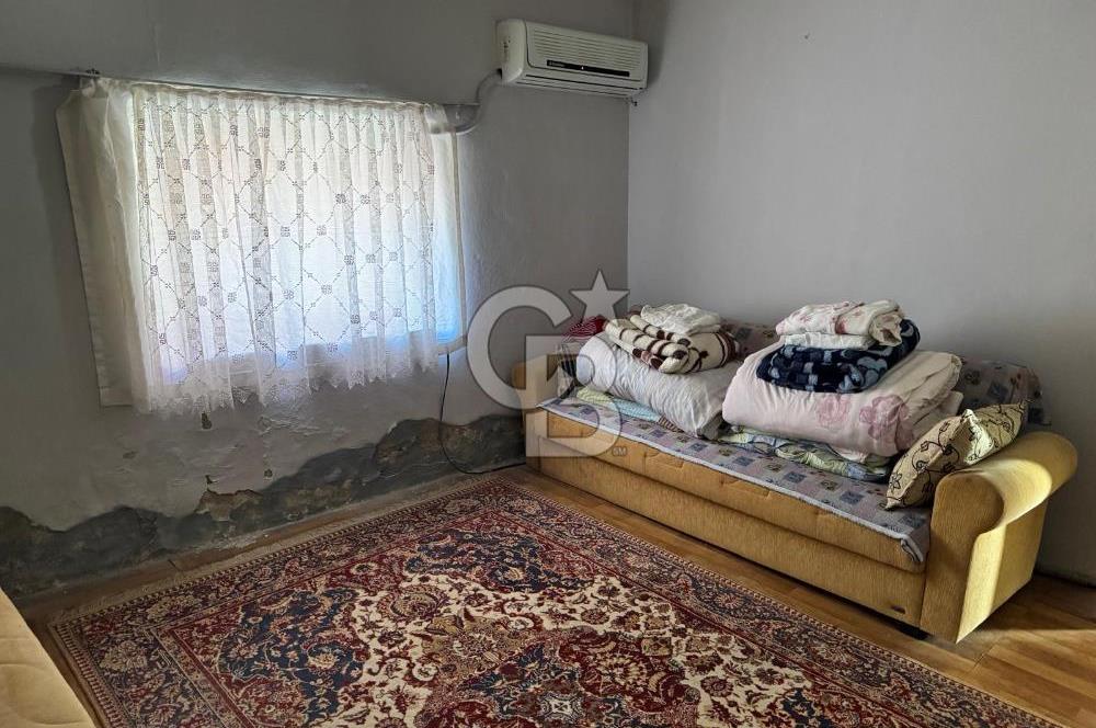 📍 ALAÇATI ÇARŞI’NIN KALBİNDE YATIRIMLIK TAŞINMAZ!