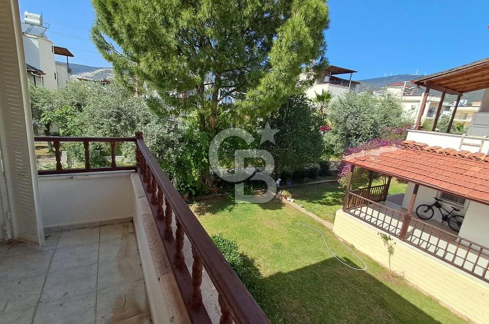 Akbük de Deniz Manzaralı Merkezi Konumda Eşyalı Kiralık Villa