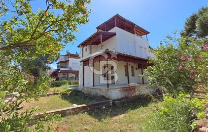 Akbük de Deniz Manzaralı Merkezi Konumda Eşyalı Kiralık Villa