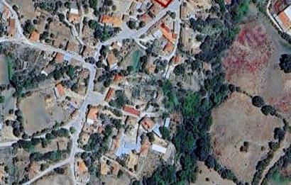 Balikesir Eskimanyas'ta İçinde Ev ve Dukkani olan Satılık Arsa 