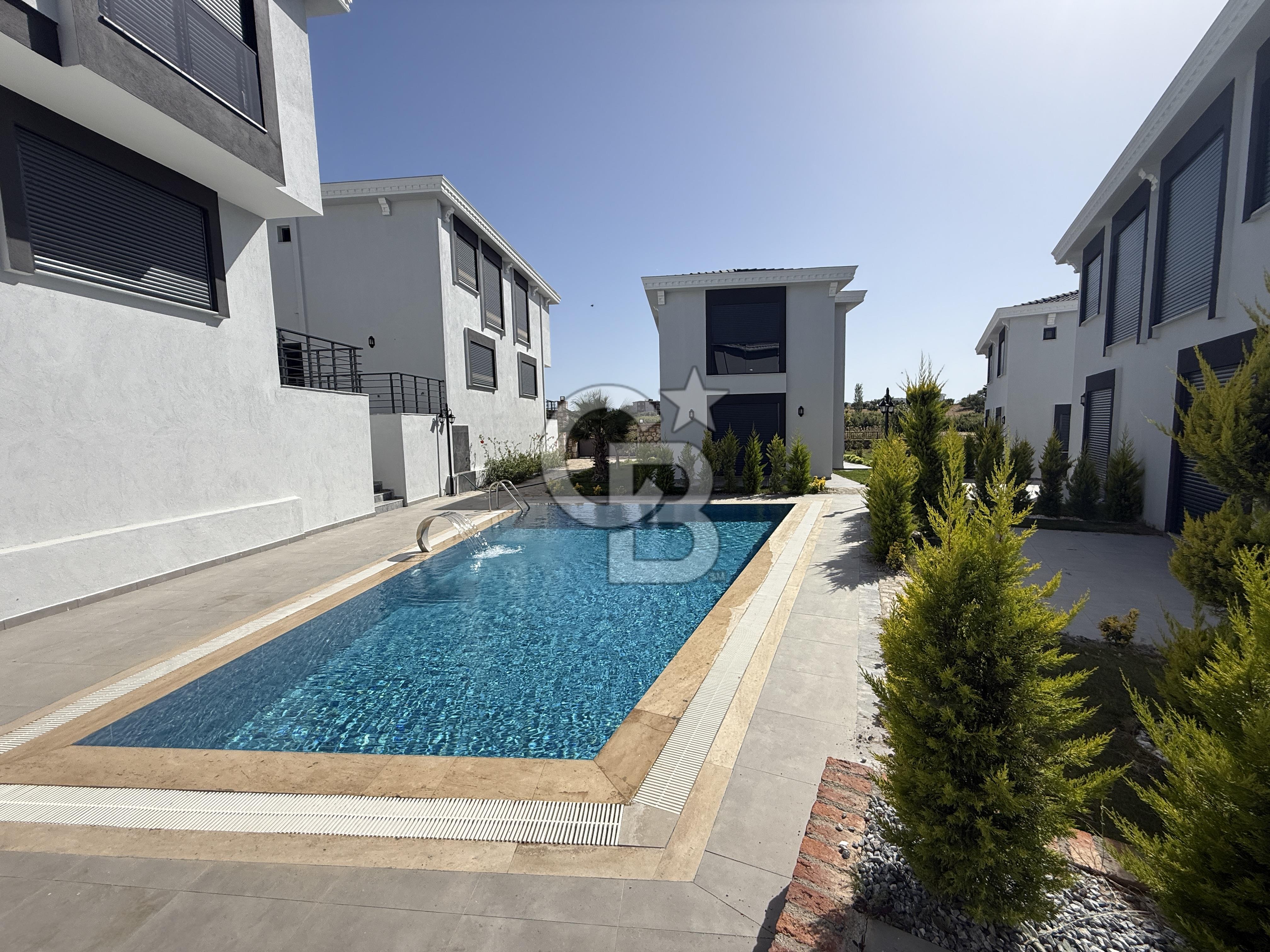 Didim Aykar sitesi yanında Havuzlu sitede 3+1 Dublex Villa