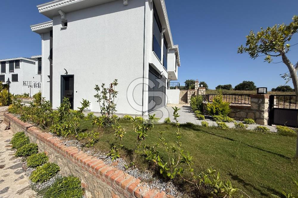 Didim Aykar sitesi yanında Havuzlu sitede 3+1 Dublex Villa