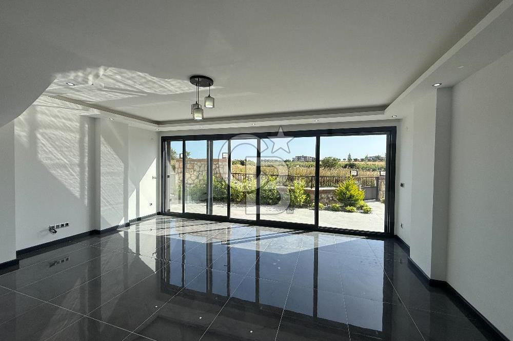 Didim Aykar sitesi yanında Havuzlu sitede 3+1 Dublex Villa