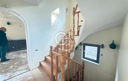 BAĞLUMDA ÇAMLARIN İÇİNDE DAİRE FiYATINA SATILIK HAVUZLU VİLLA