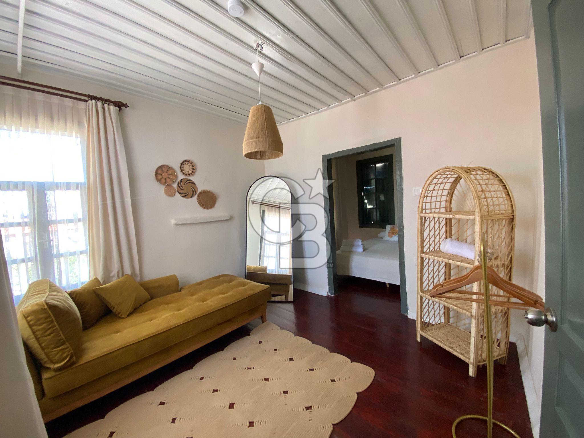 Ayvalık'ta Airbnb İçin Uygun 4+2 Satılık Rum Evi