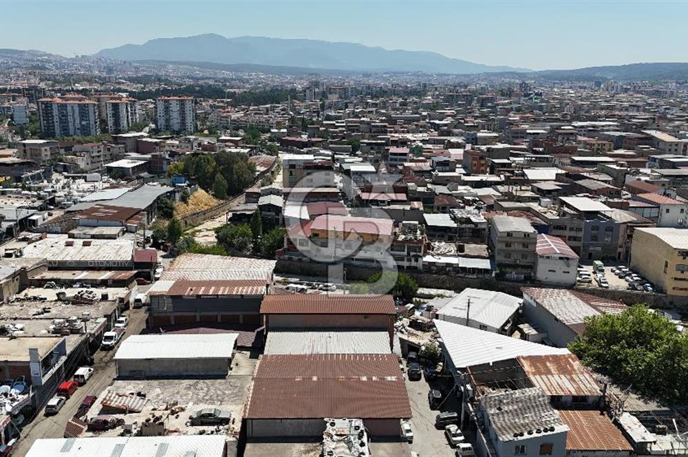 Karabağlar Sanayi de Komple Satılık Bina