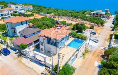 ANTALYA DEMRE KUMDAĞINDA DENİZ MANZARALI SATILIK LÜKS VİLLA