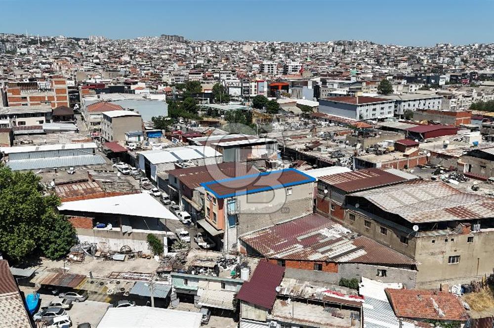 Karabağlar Sanayi de Komple Satılık Bina