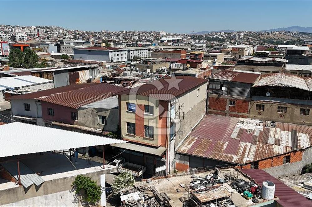 Karabağlar Sanayi de Komple Satılık Bina