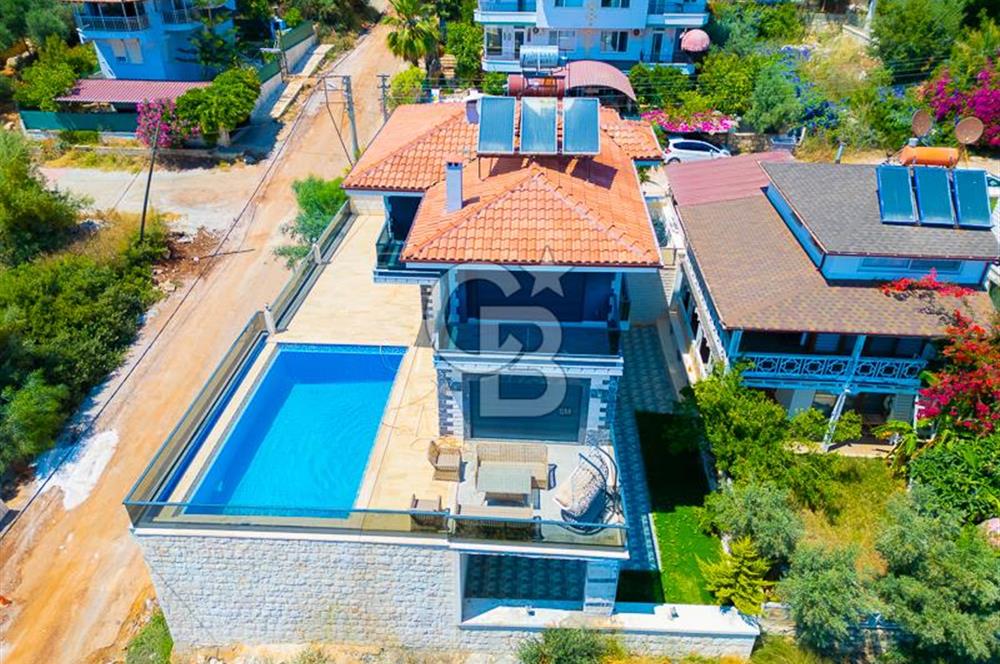 ANTALYA DEMRE KUMDAĞINDA DENİZ MANZARALI SATILIK LÜKS VİLLA