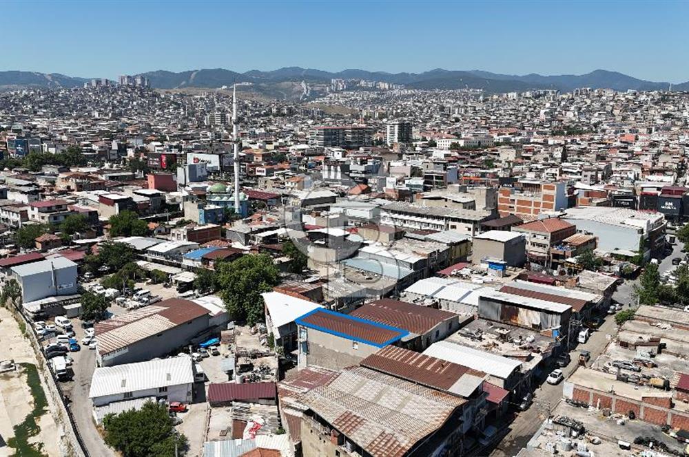 Karabağlar Sanayi de Komple Satılık Bina